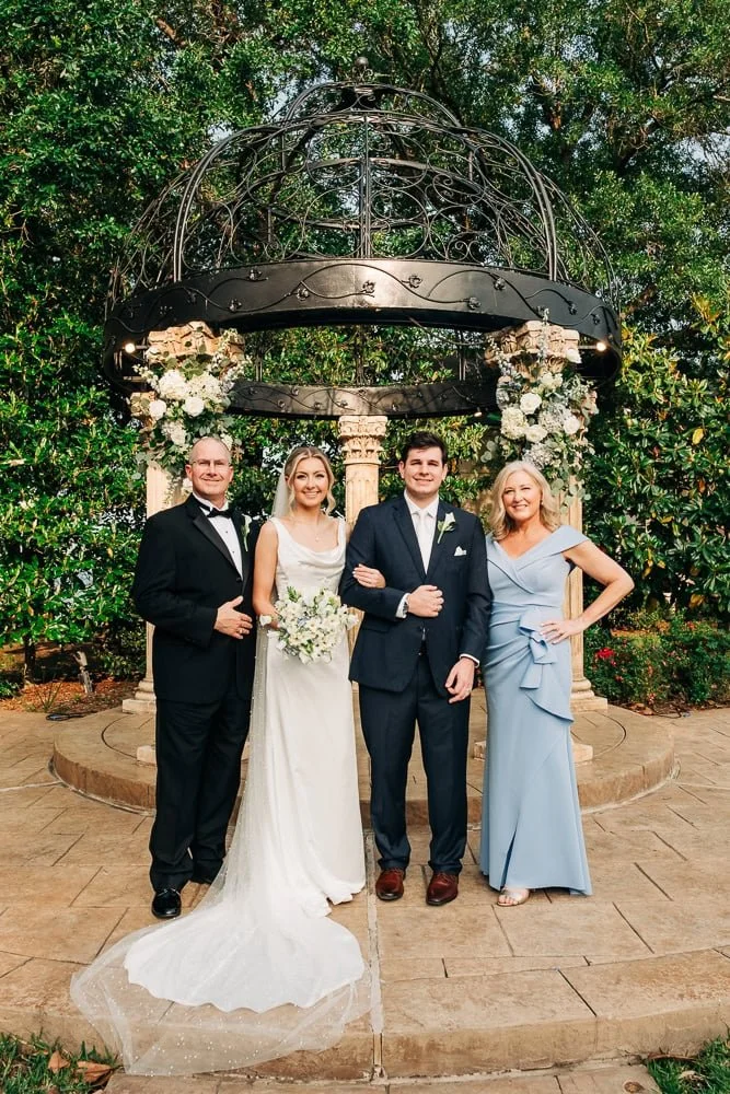 76-yacht-club-wedding-family-pictures.jpg