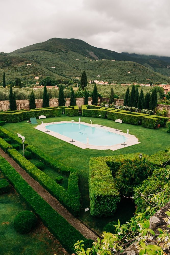70-tuscany-wedding-getting-ready-villa.jpg