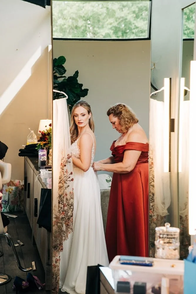 007-Fall Micro wedding bride.jpg