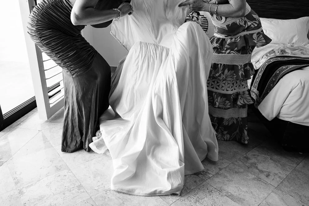 075-bride-first-look-hilton-los-cabos.jpg