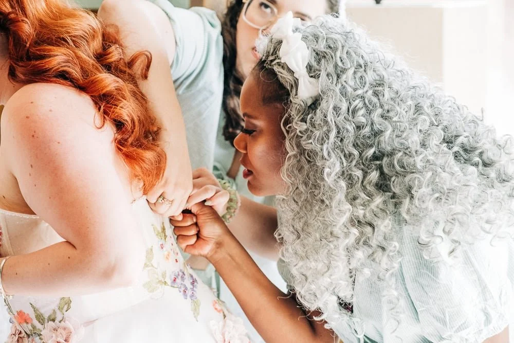 023-bride-getting-ready-estes-park.jpg