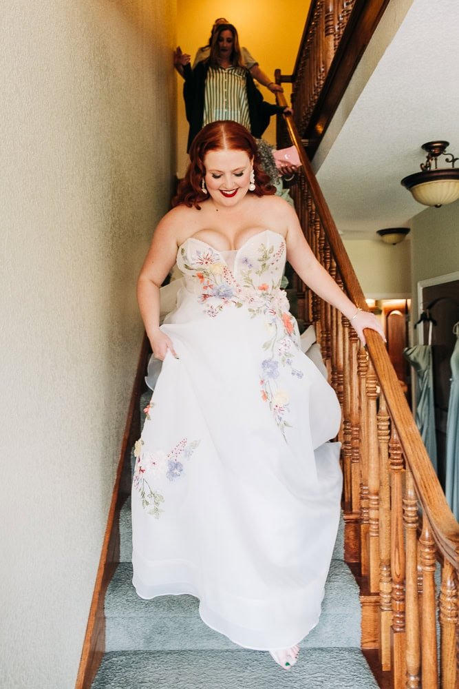 026-bride-getting-ready-estes-park.jpg