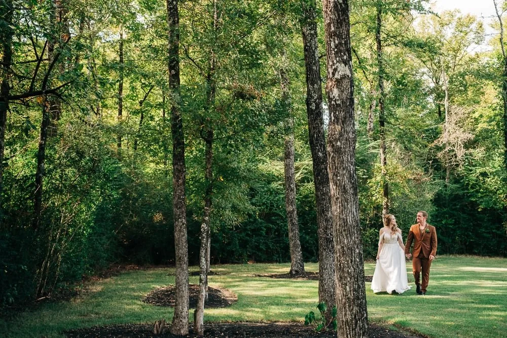 083-microwedding outdoor couple portraits.jpg