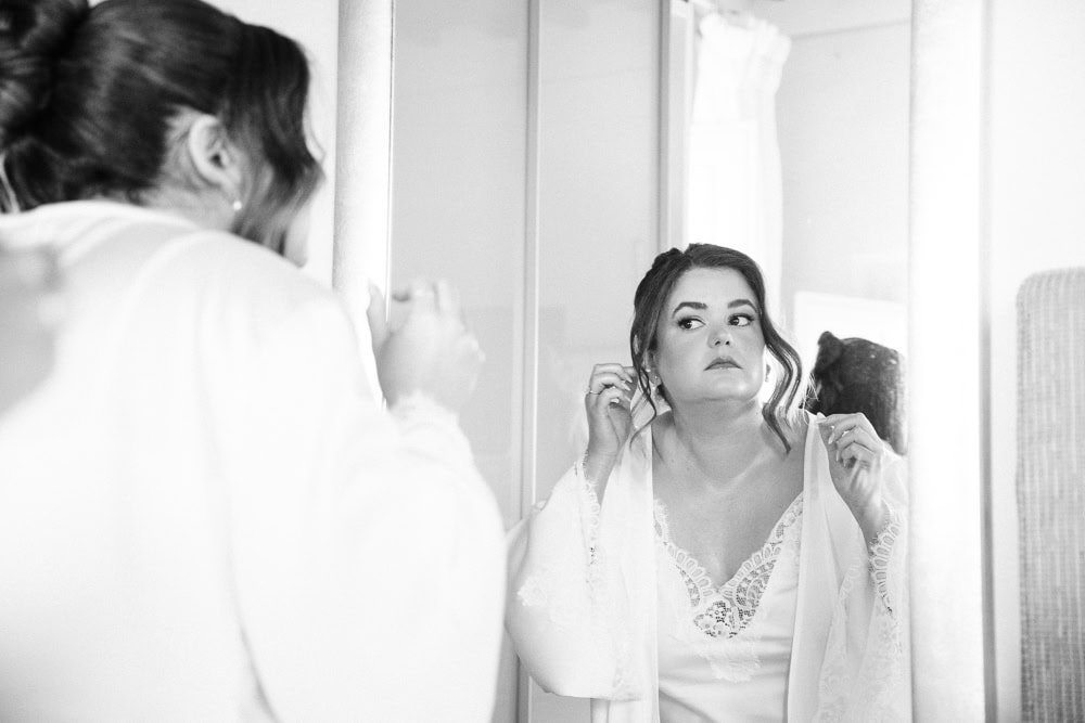 100-tuscany-wedding-getting-ready-villa.jpg