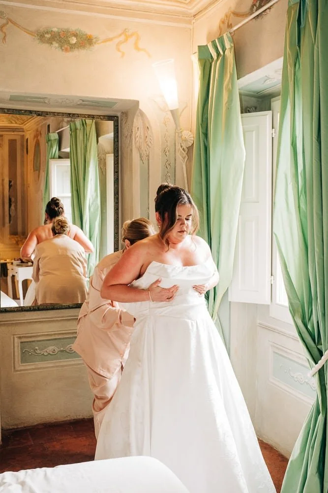 115-tuscany-wedding-getting-ready-villa.jpg