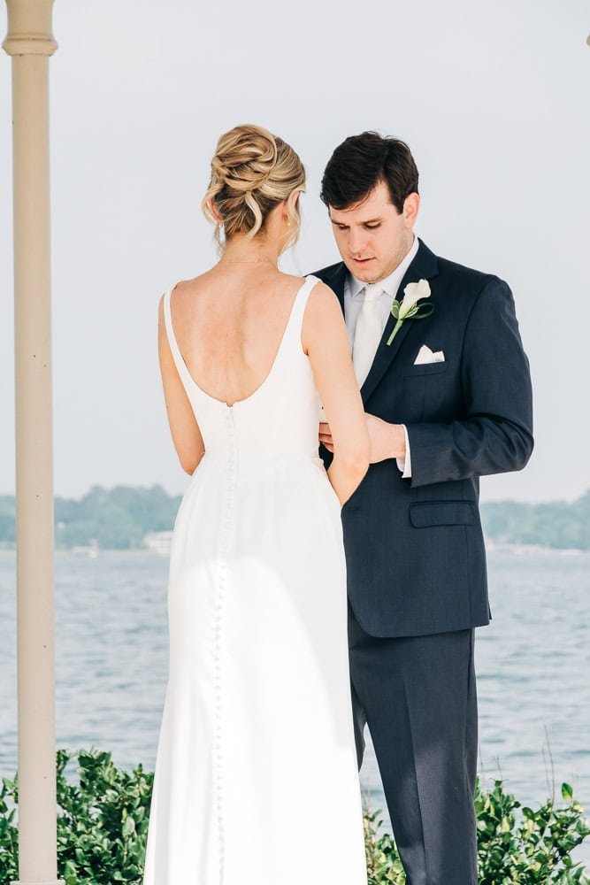 35-yacht-club-wedding-first-look.jpg