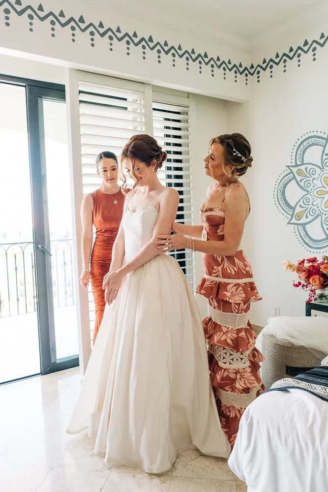 076-bride-first-look-hilton-los-cabos.jpg