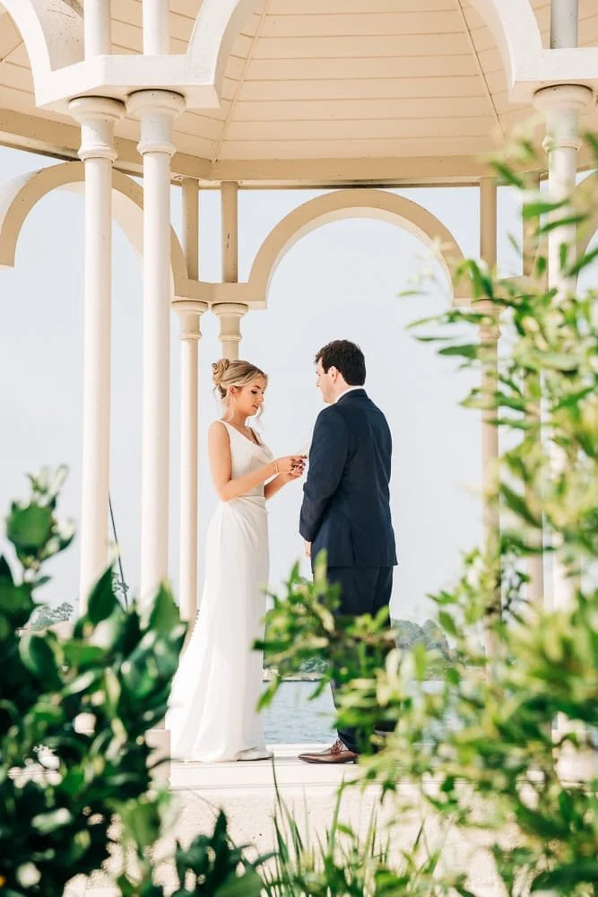 36-yacht-club-wedding-first-look.jpg