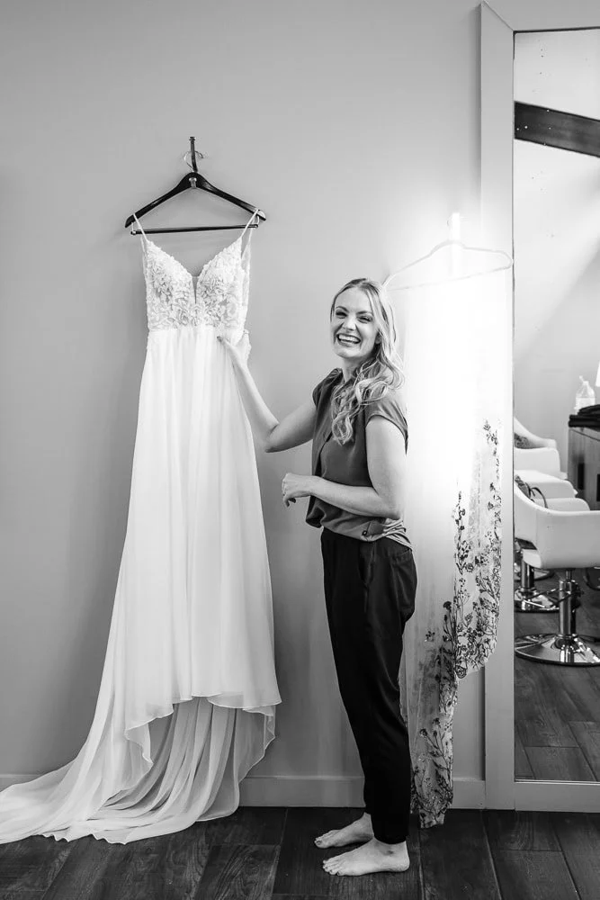 005-Fall Micro wedding bride.jpg