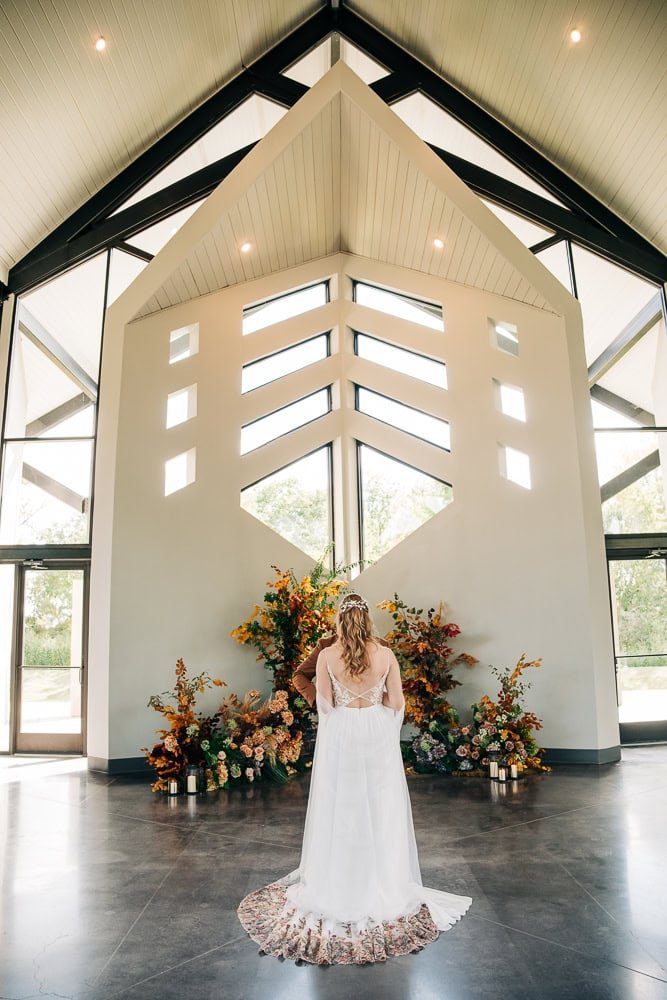 060-microwedding fall indoor first look.jpg