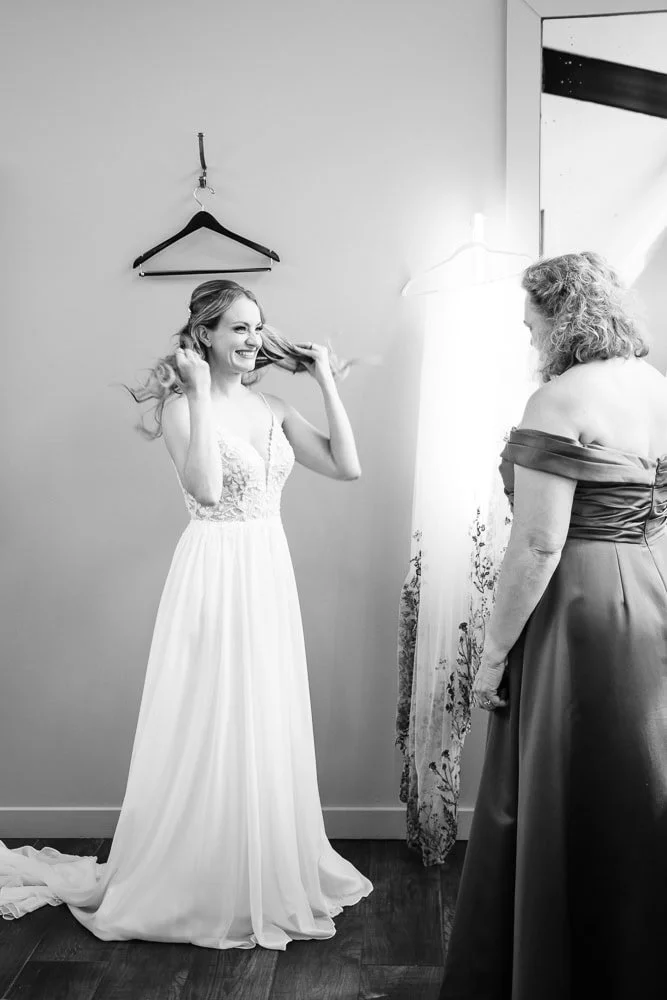 008-Fall Micro wedding bride.jpg