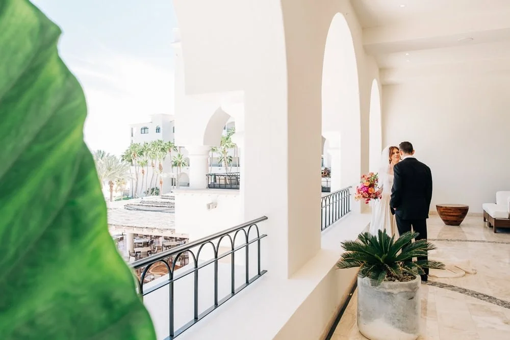 118-bride groom first look hilton los cabos.jpg