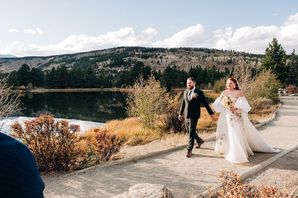 097-microwedding-ceremony-sprague lake.jpg