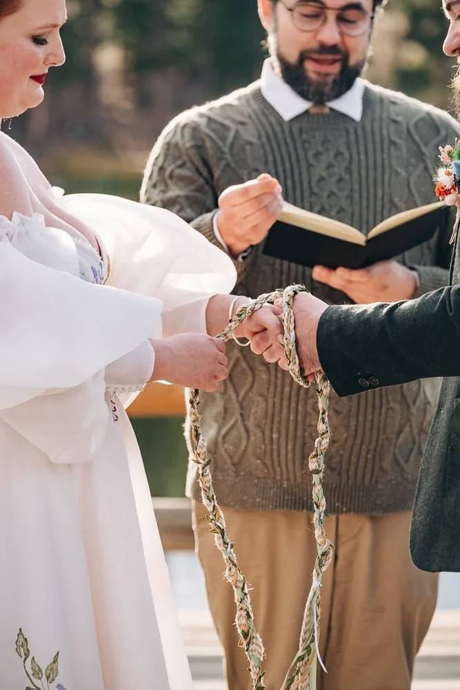 113-wedding-handfasting-ceremony.jpg