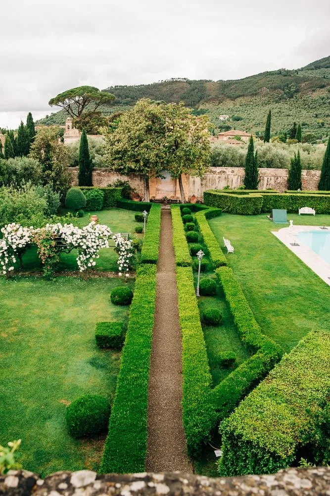 71-tuscany-wedding-getting-ready-villa.jpg