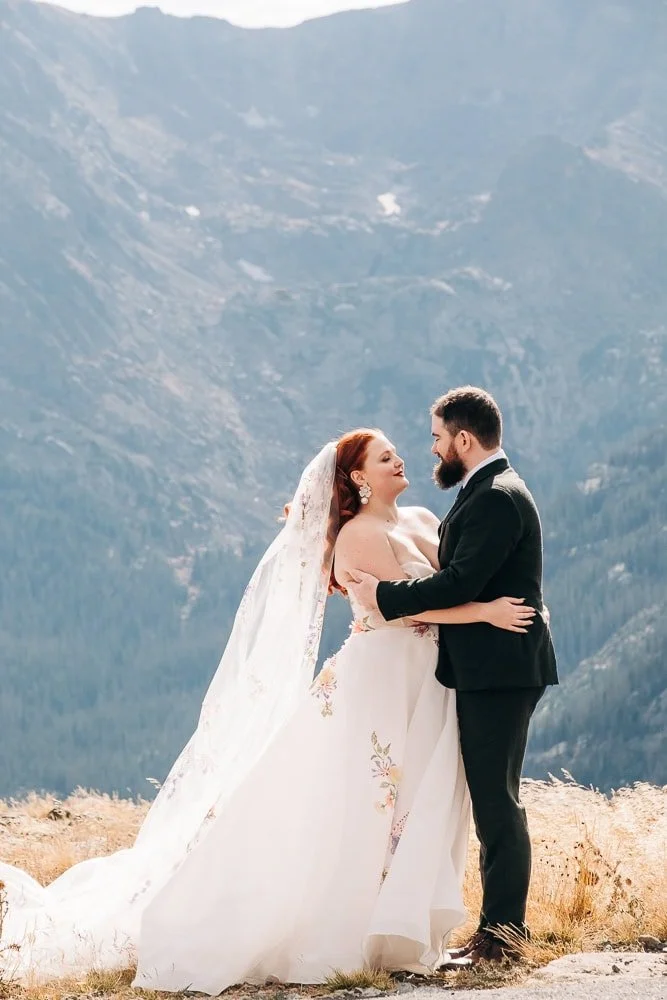 037-micro-wedding-portraits-rmnp.jpg
