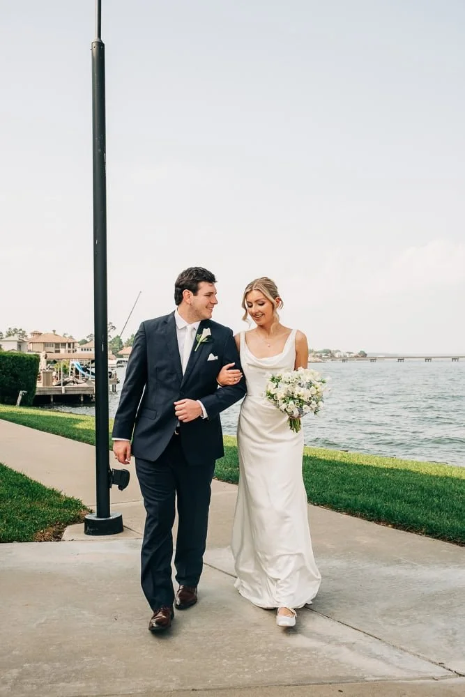 50-yacht-club-wedding-first-look.jpg