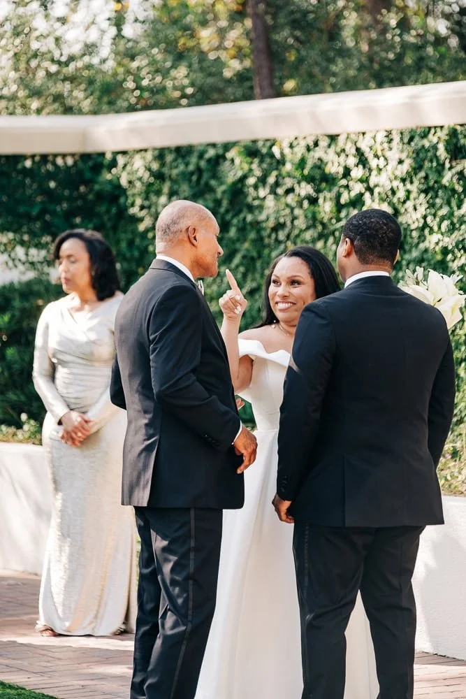 014-bride family portraits historic mansion.jpg
