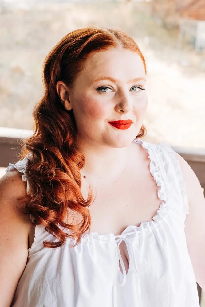 018-bride-getting-ready-estes-park.jpg