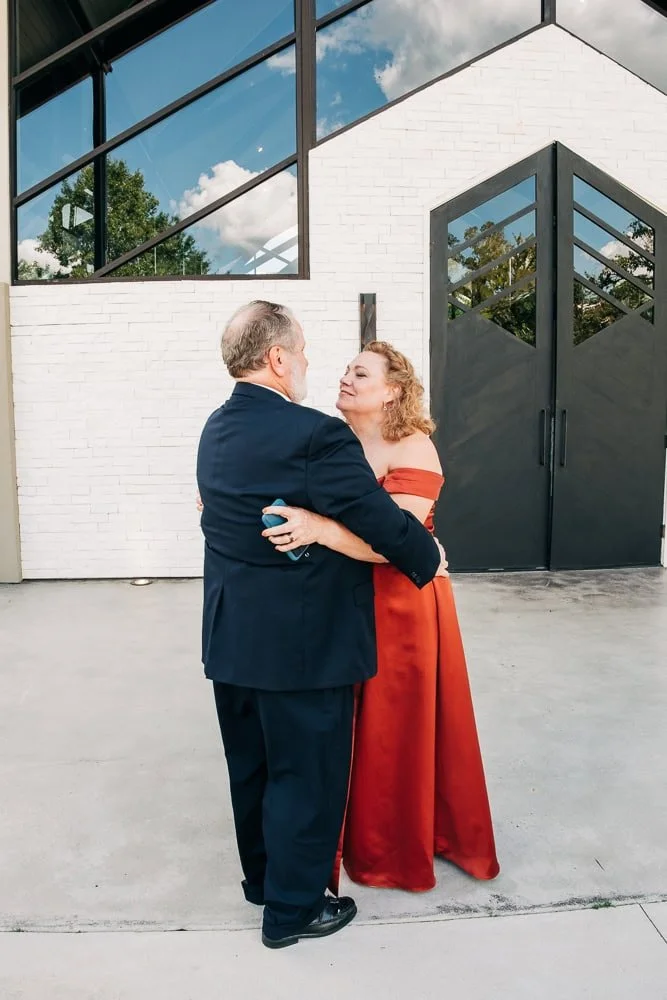 035-microwedding dad first look .jpg