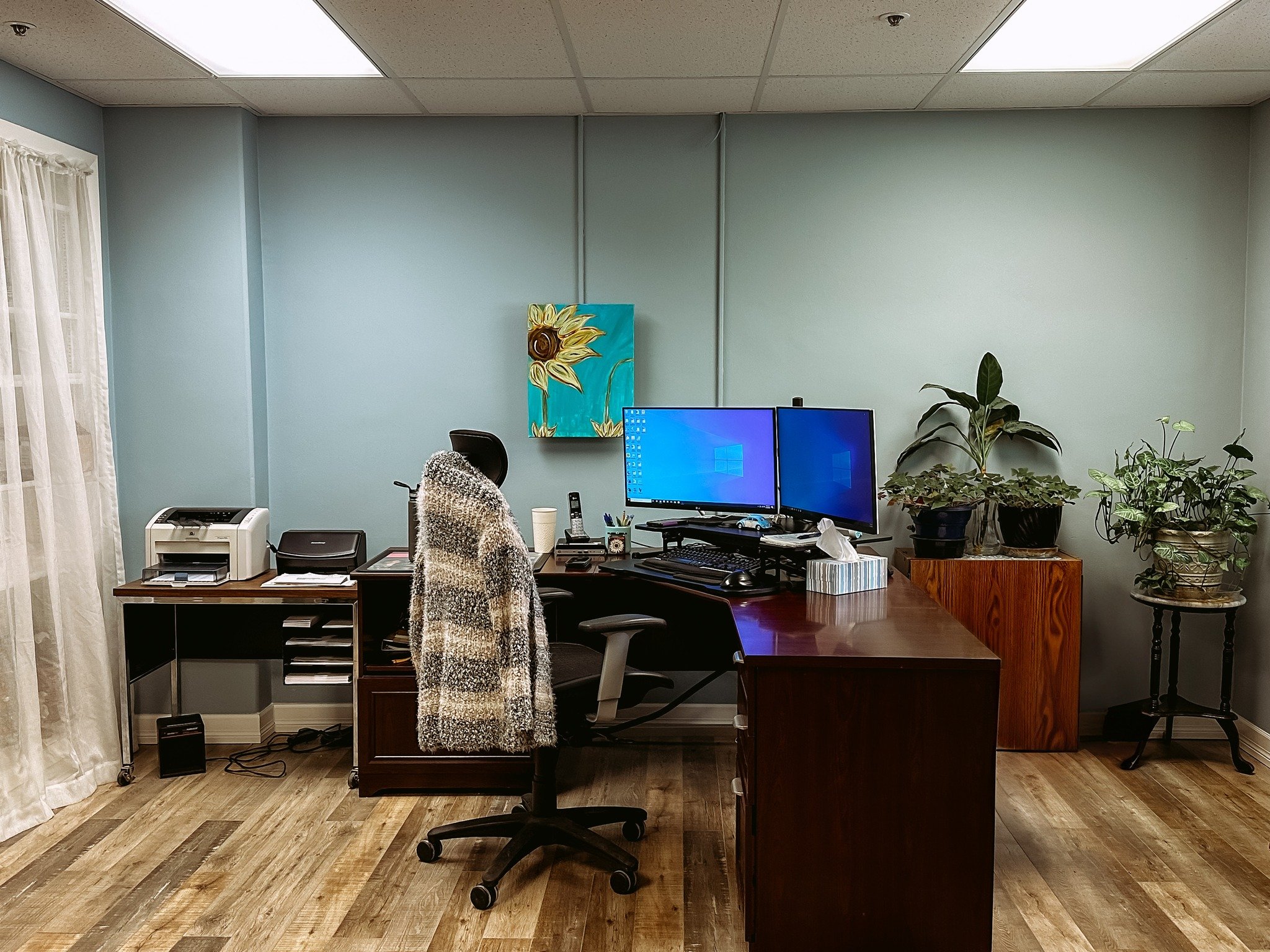 We still have some beautiful office spaces available for rent in the Community Service Center!!
Call us at 406-563-5538 to see available offices! ✨

Frazier &amp; Co. Photography