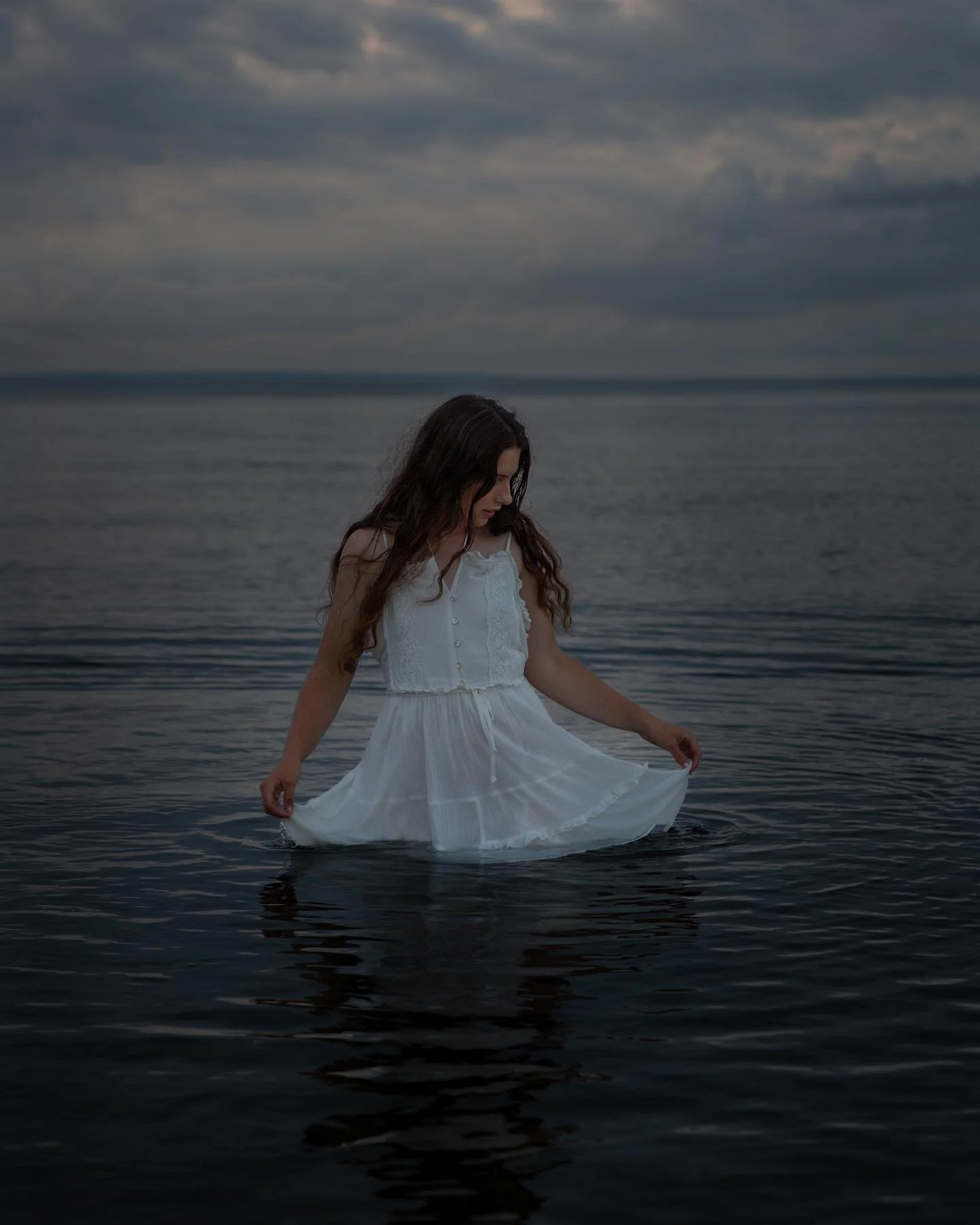 A moody evening at Lobsterville beach. 

#marthasvineyard #marthasvineyardphotographer #visitmarthasvineyard #visitmv #moody #moodyaesthetic #beach #moodybeach #newengland #newenglandphotographer #vineyardgazette #vineyardlife #beachphotography #beac