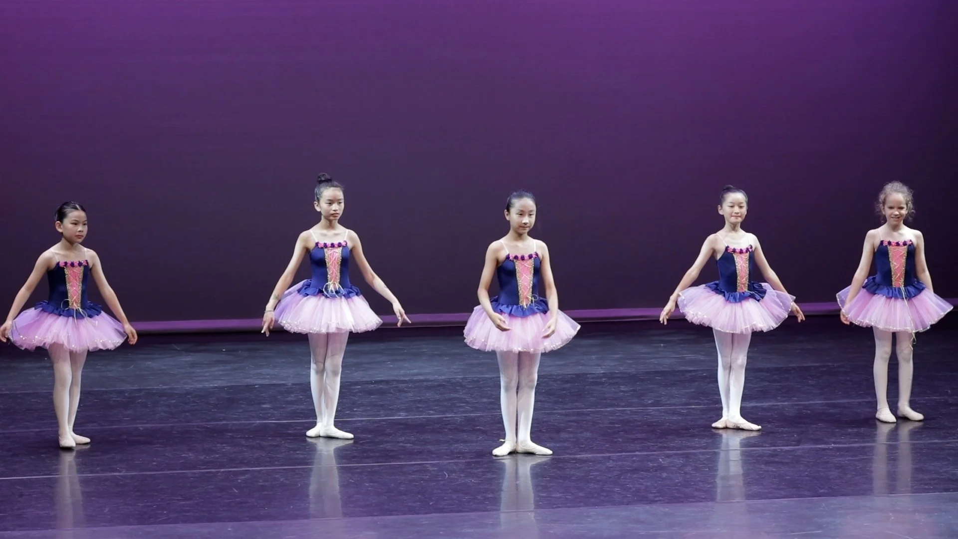 One Dance Creative Art Center logo