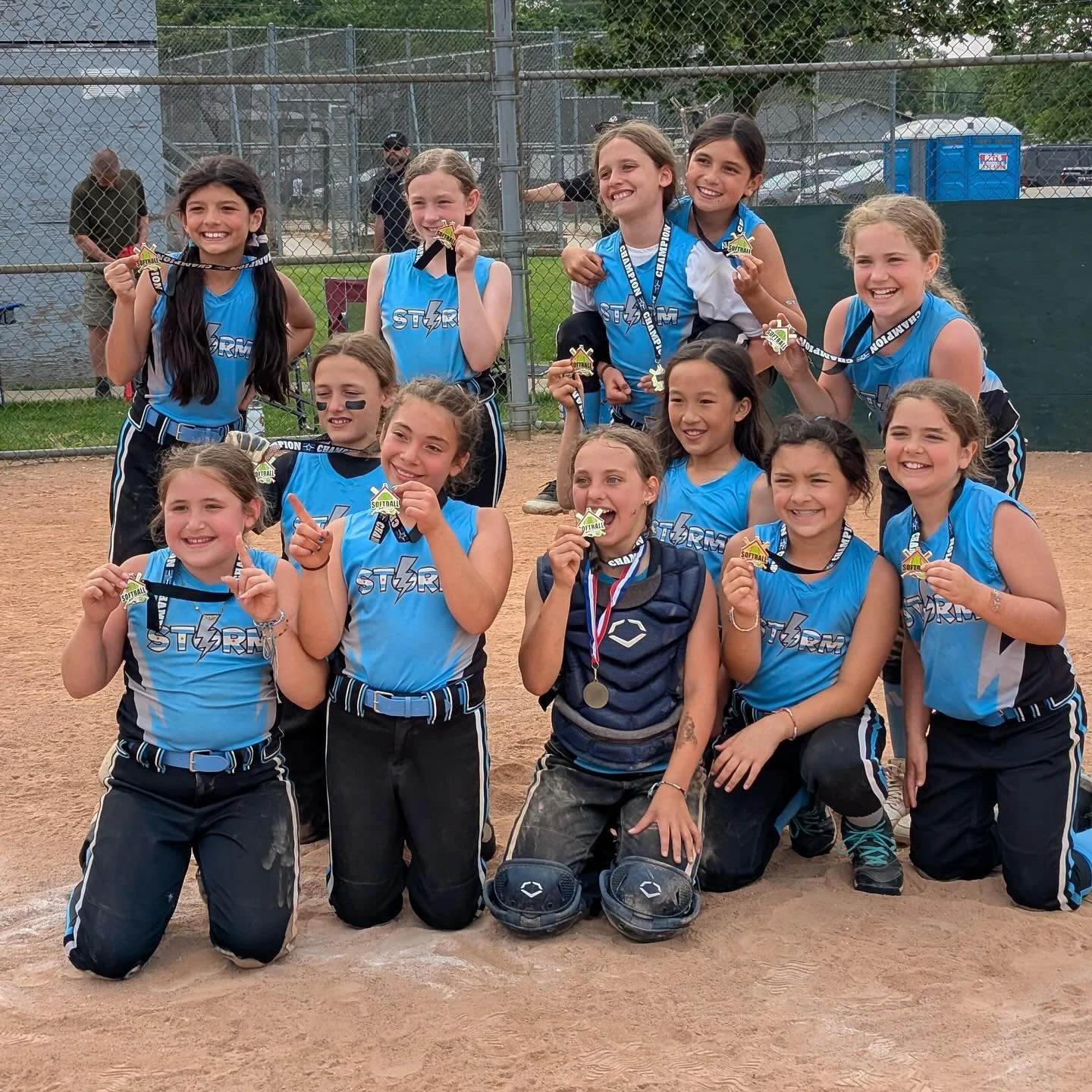 Big congrats to our 9U girls and coaches on a sweet Father’s Day win! 🥎💪
Way to make it extra special for all the dads out there! 💙
#FathersDayWin #StormTravelSoftball #9UStorm #SoftballStrong #ProudDads