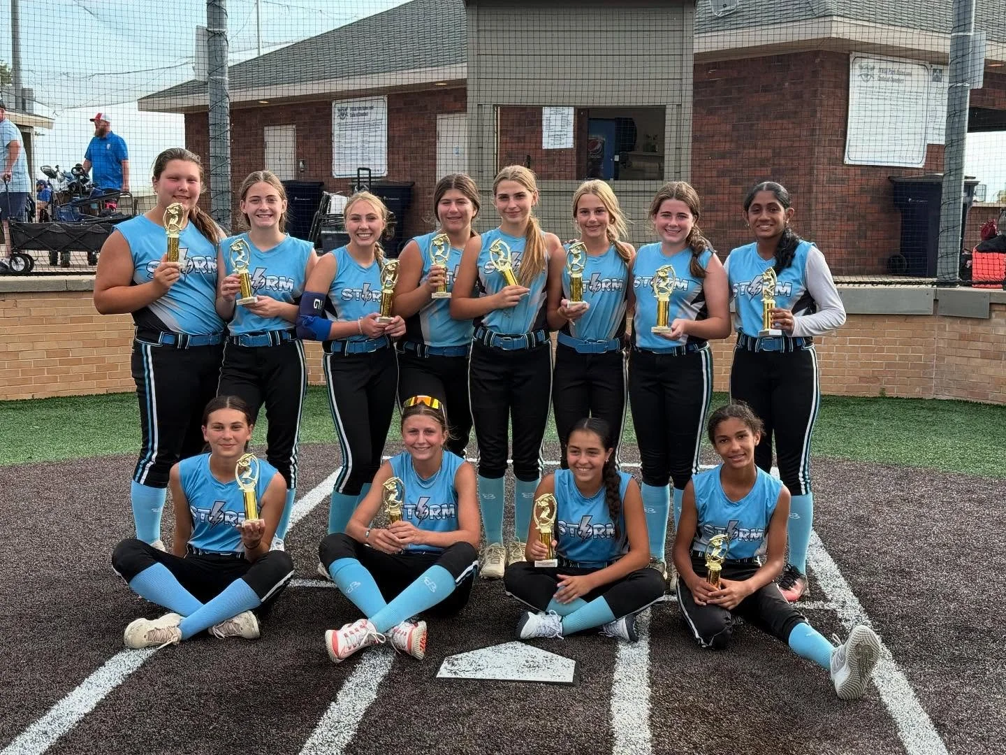 🏆 Tournament Champs! 🏆
Storm 12U Black came out on top at the Janesville Summer Slam this past weekend! ⚡️🥎
From smart plays to strong teamwork, this group delivered all weekend long.
Big thanks to Coach Brad, Coach Morris, and Coach Rob for th