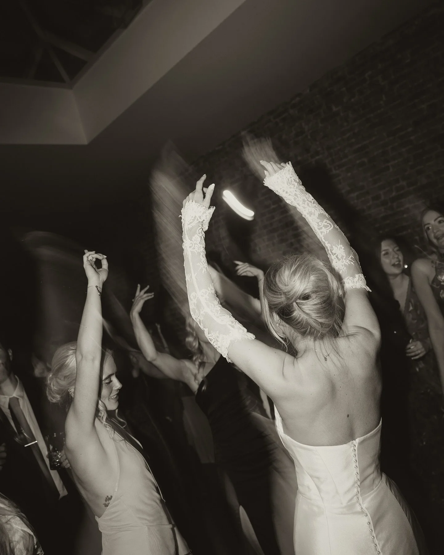 Part two from K+J&rsquo;s fab day at @middletonlodge - the party. 

The champagne was flowing and the vibes were vibing 🥂

@phoebehaytermua 
@updodarlin 
@epiclovefilms 
@weddingbelles_4oaks 
@kate_wedbelles4oaks 
@millanova 

#middletonlodgewedding