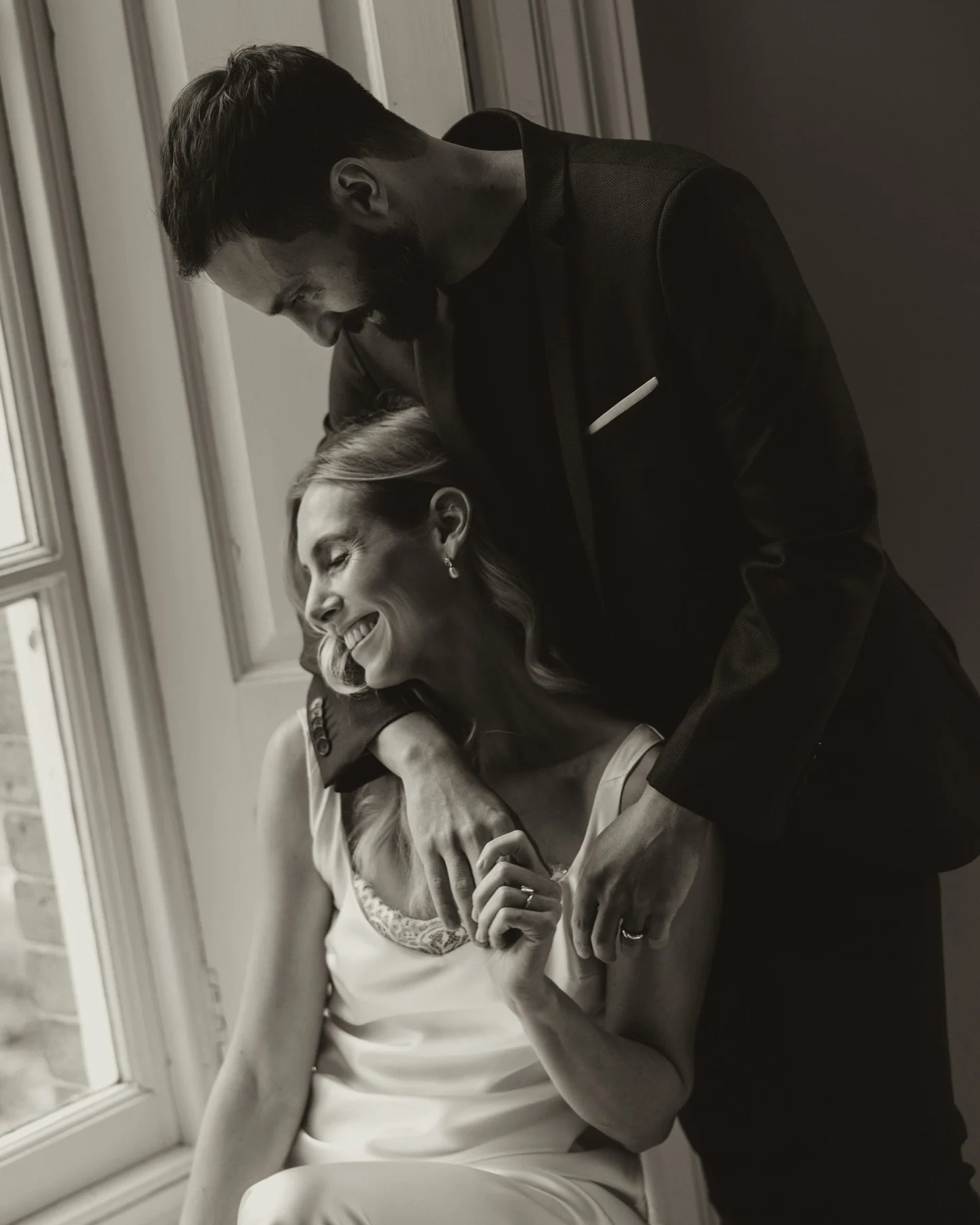 My final creative shoot of 2025 - #fayewildeworkshops at @iscoydpark - and boy, it was a good one.

Planning and host @fayewildephotography #fayewildeworkshops 
BTS @curatedcontentco_ 
styling + design @blondearmy 
florals @katyrosemayfloral x @bybun