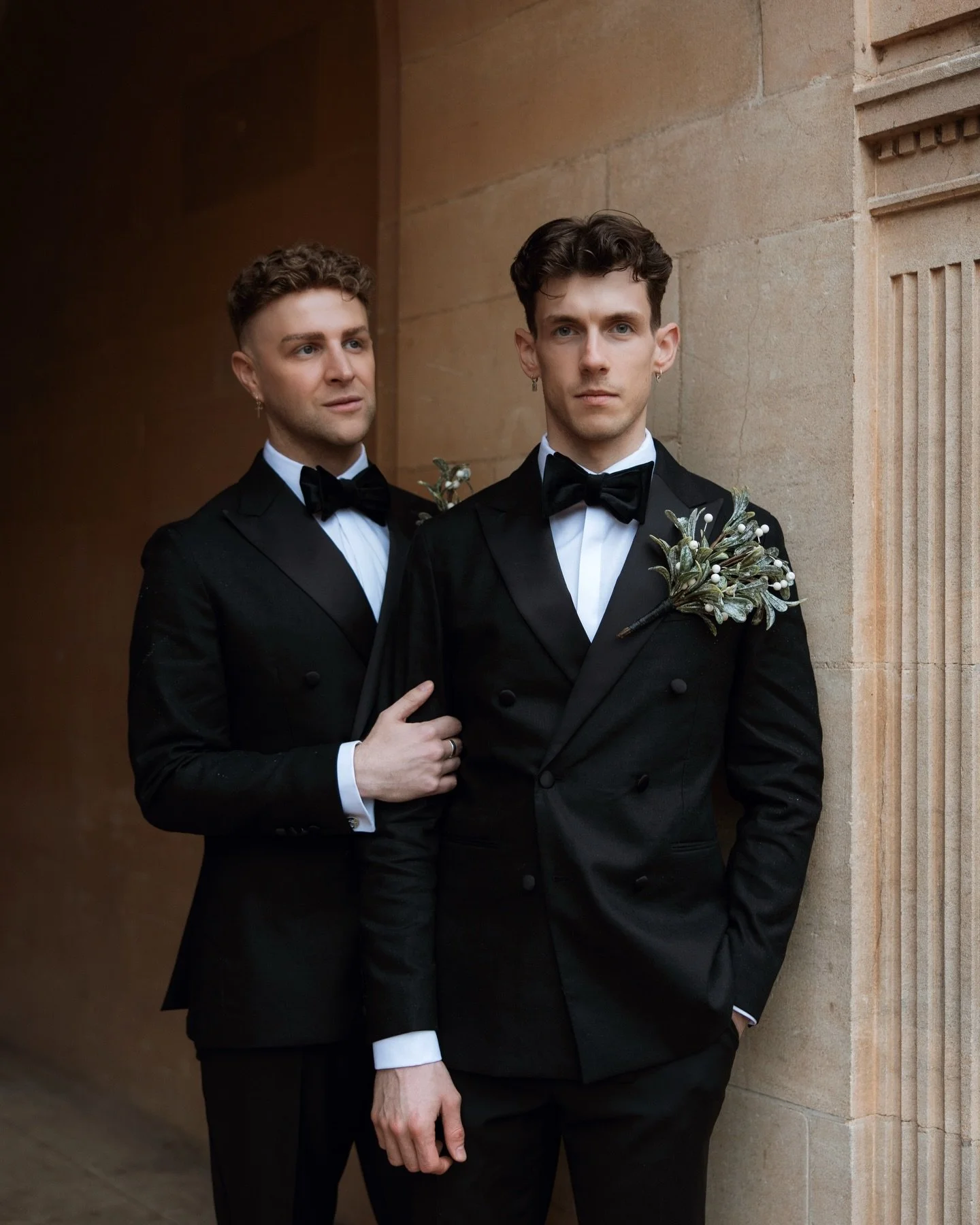 First glimpse into A+C&rsquo;s gorgeous winter wedding. The most gorgeous day for the most gorgeous souls - it really is so special when your couples feel like your friends 🫶🏻 

Surrounded by their nearest and dearest, the most stunning details and