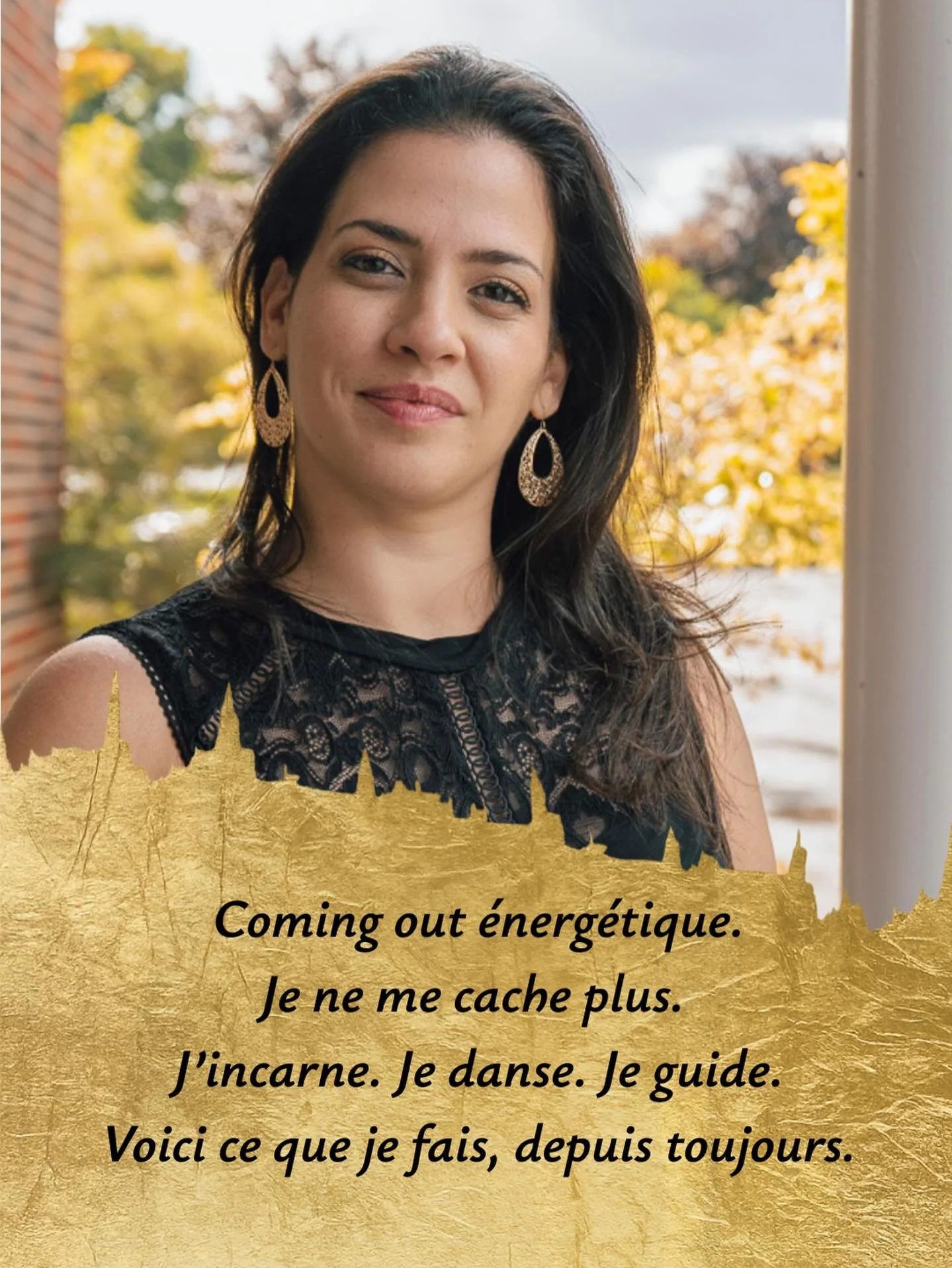 💥 COMING OUT &eacute;nerg&eacute;tique - Femme multidimensionnelle d&rsquo;ici et d&rsquo;ailleurs 💥

Je ne me cache plus.
Ni derri&egrave;re un studio.
Ni derri&egrave;re un titre.
Ni derri&egrave;re une profession.
Je me d&eacute;voile ici, dans 