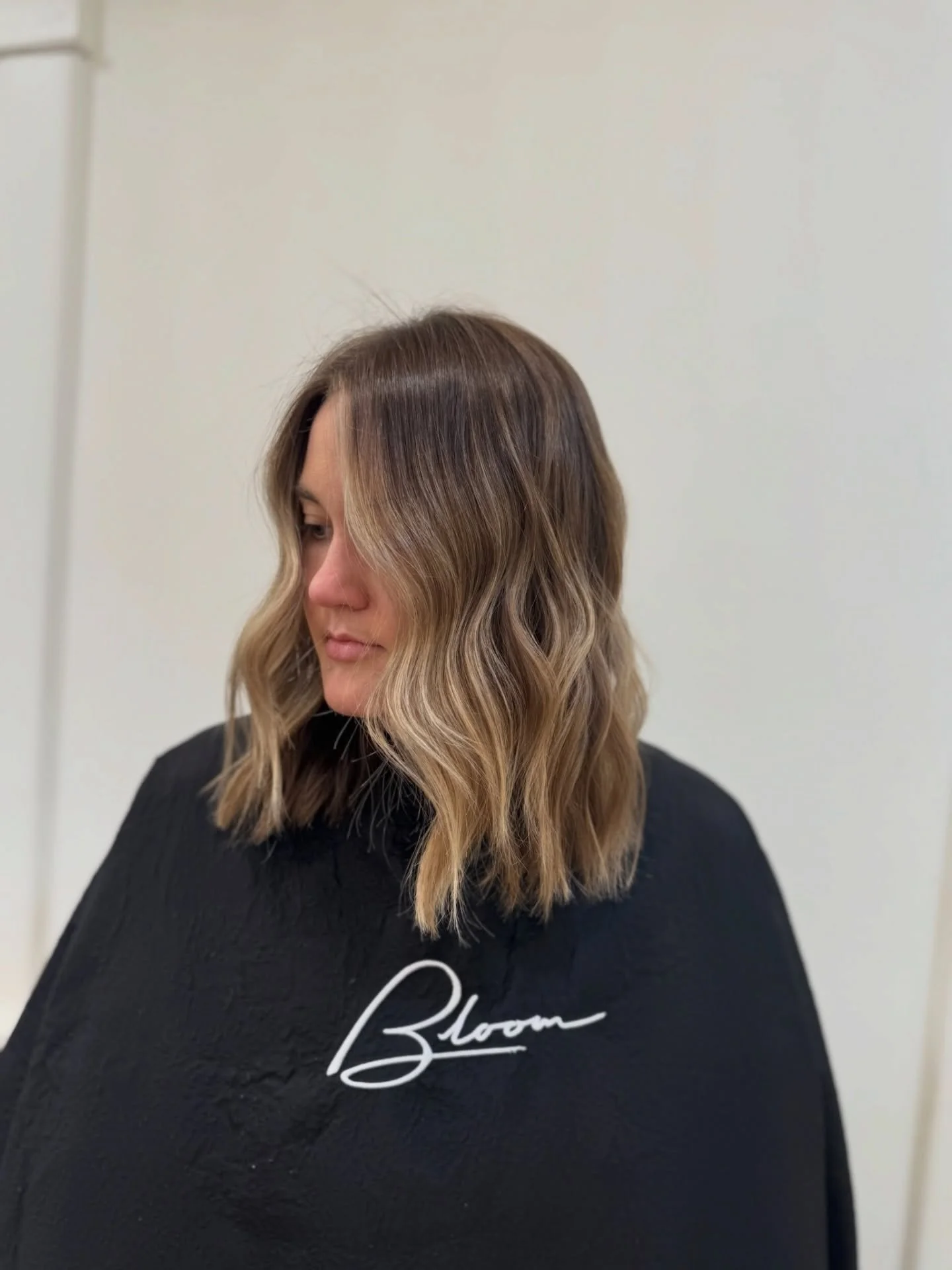 Air touch techniques creating highs and lows and the most seamless blend by @hairxlauren