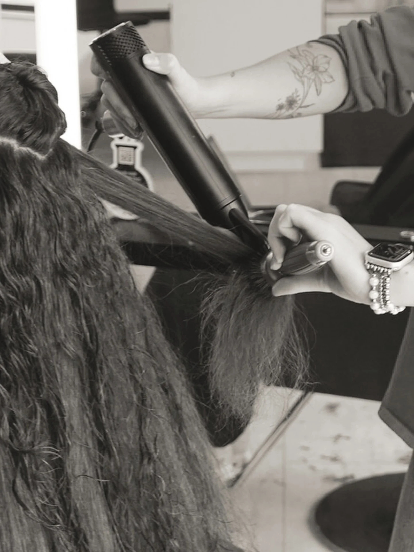 @duffy_did_this works her magic while a guests works hers 👩&zwj;💻
&hellip;&hellip;. Come to work, come to relax, come to chat, come for a silent moment , come to laugh, come to cry. We love serving you in the moments you need .