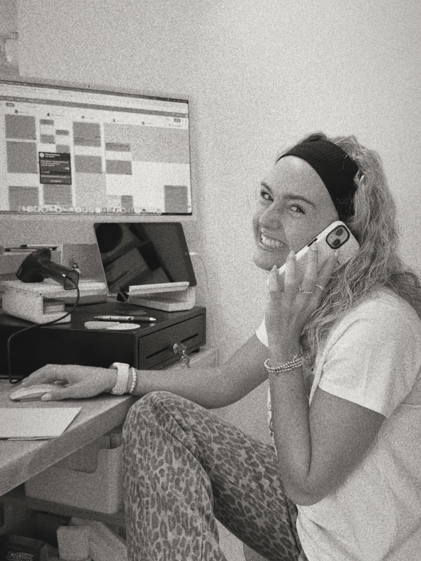 🌼ADDISON🌼
Say hello to one of the friendly faces that warmly greets you,  helps with all your scheduling needs, and makes Bloom run smoothly.  Our front desk team is truly the heart of it all and each one of them contribute so much to the Bloom exp