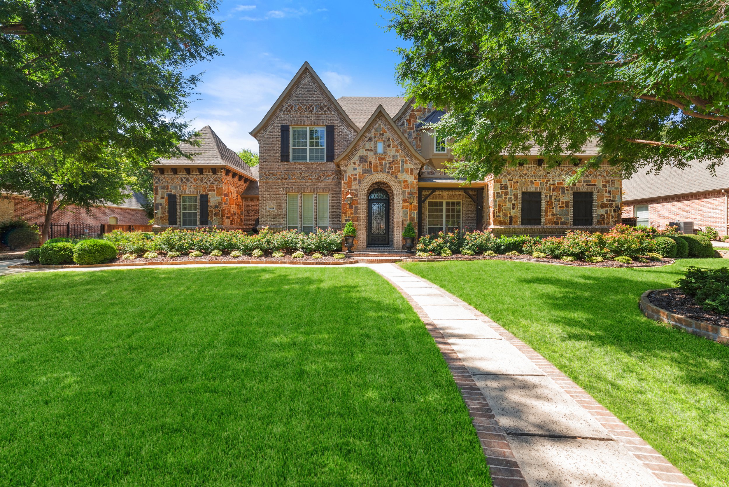 The Woodlands IV - 1604 Waterwoods Dr 2.jpg