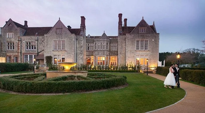 Can you get authentic Asian wedding catering at Froyle Park?
