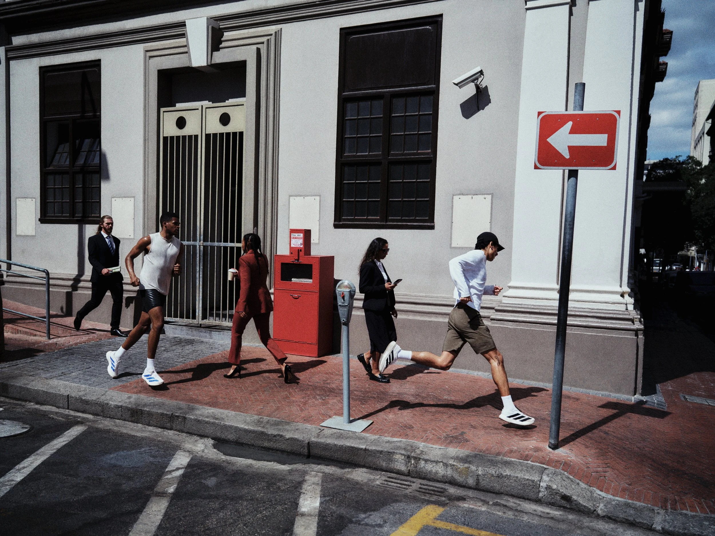 H24494_20250316_FW25_ADIZERO_EVO_SL_BURG STREET_PM_MISCELLANEOUS_006 1_F3A-LR.jpg