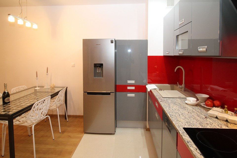 TIPS AND IDEAS ON HOW TO LIGHT A KITCHEN