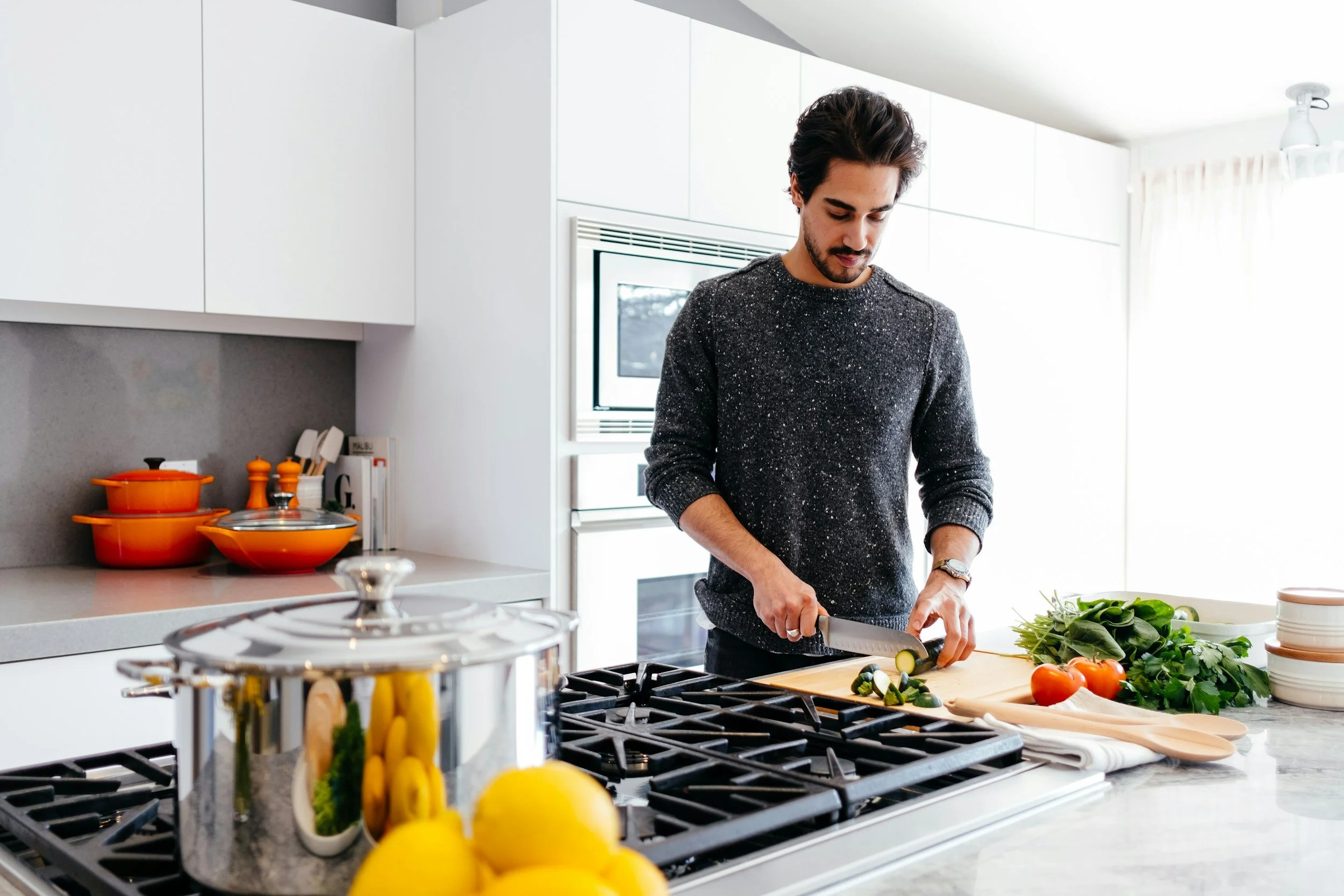 Plan Your Kitchen Renovation: Set Your Budget, Define Your Goals, Collaborate with Experts