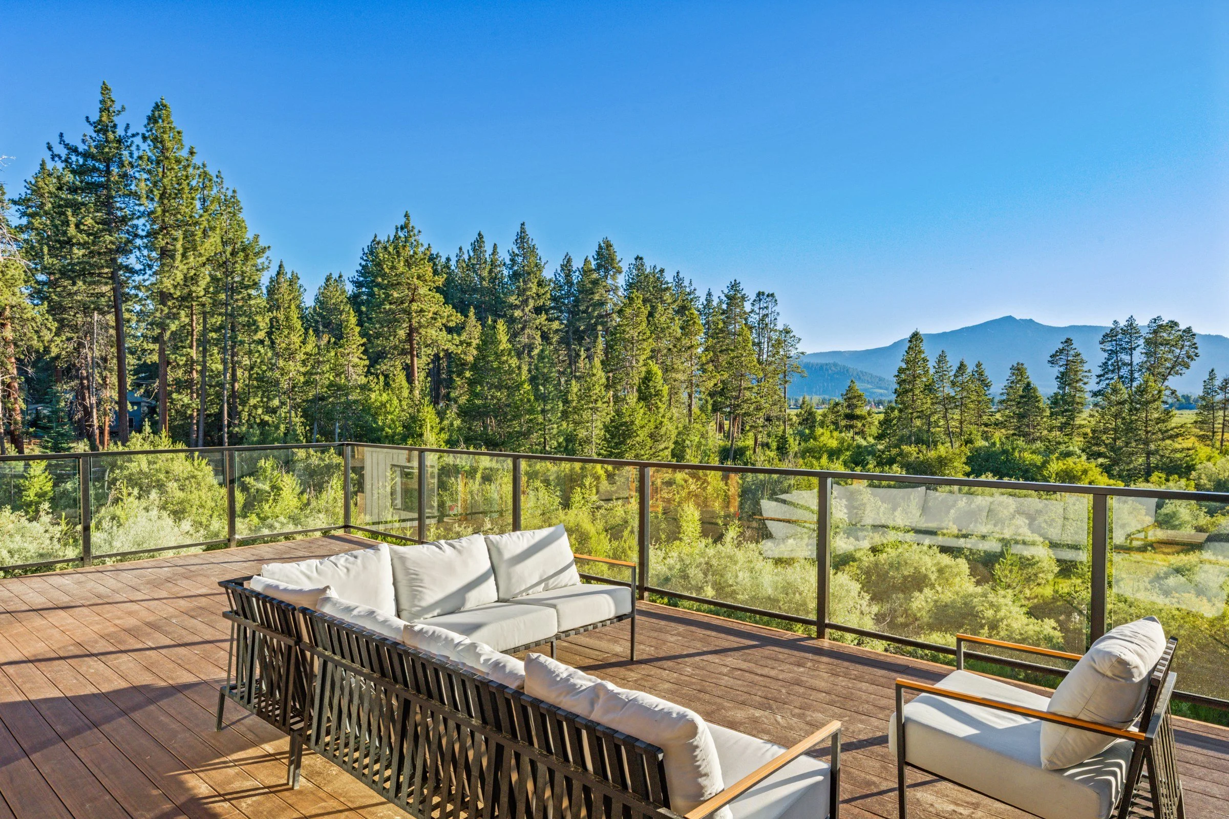 vr-bellevue-4-deck.jpg