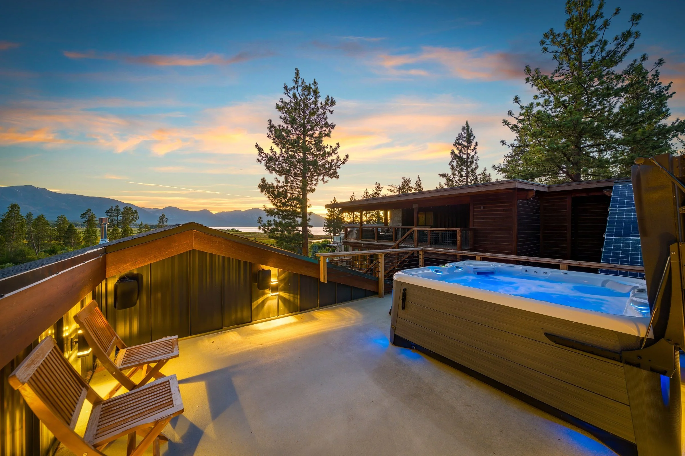vr-bellevue-6-hottub-twilight.jpg