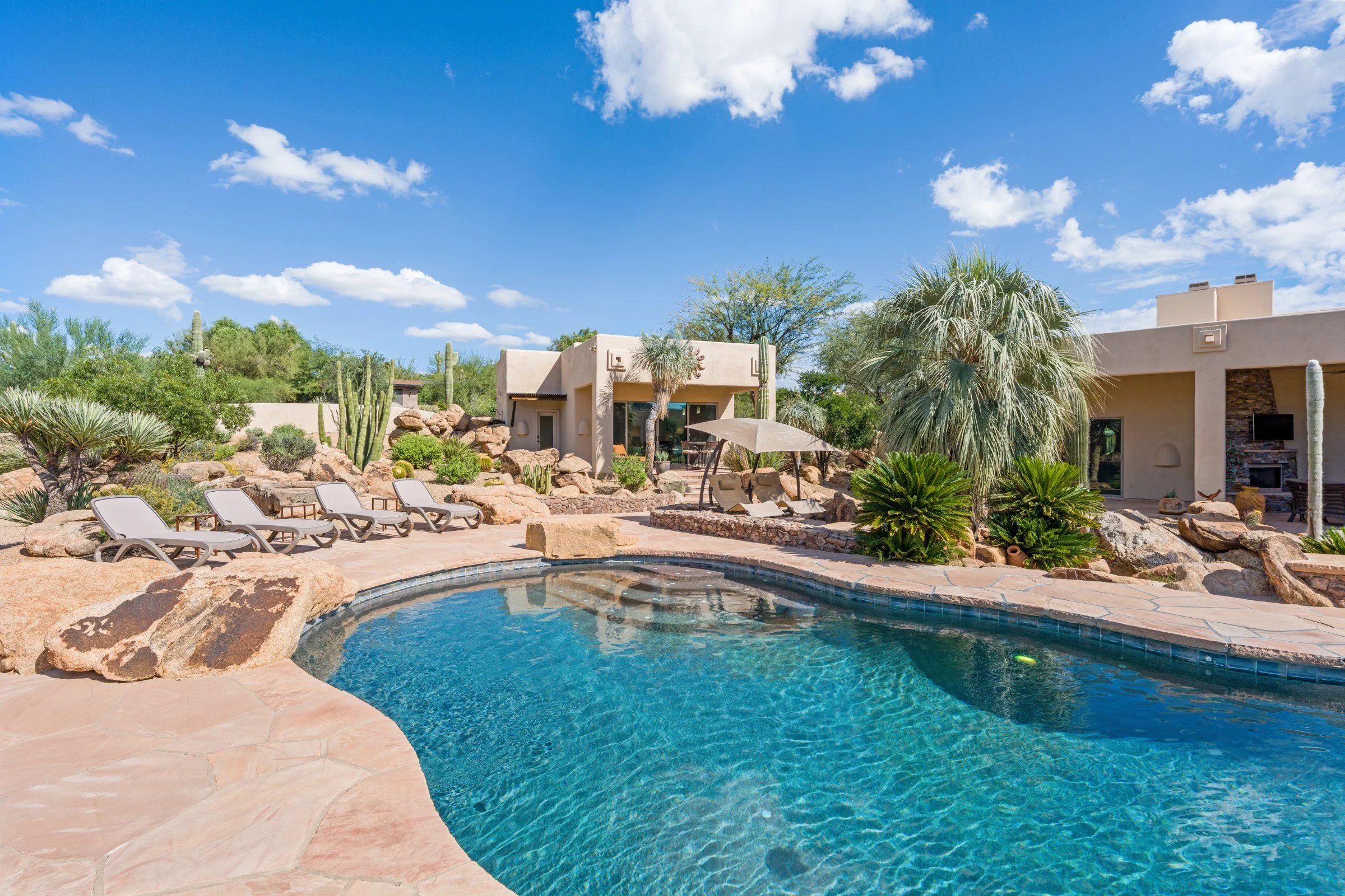 vr-carefree-4-pool.jpg