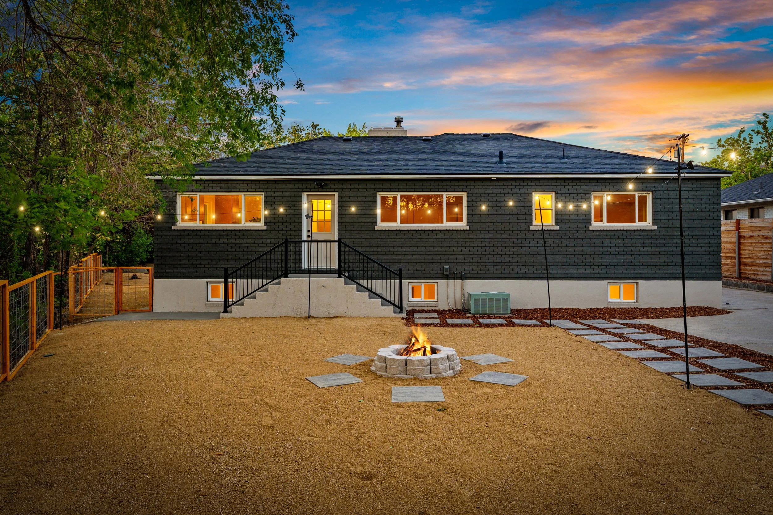 DS208294.jpg