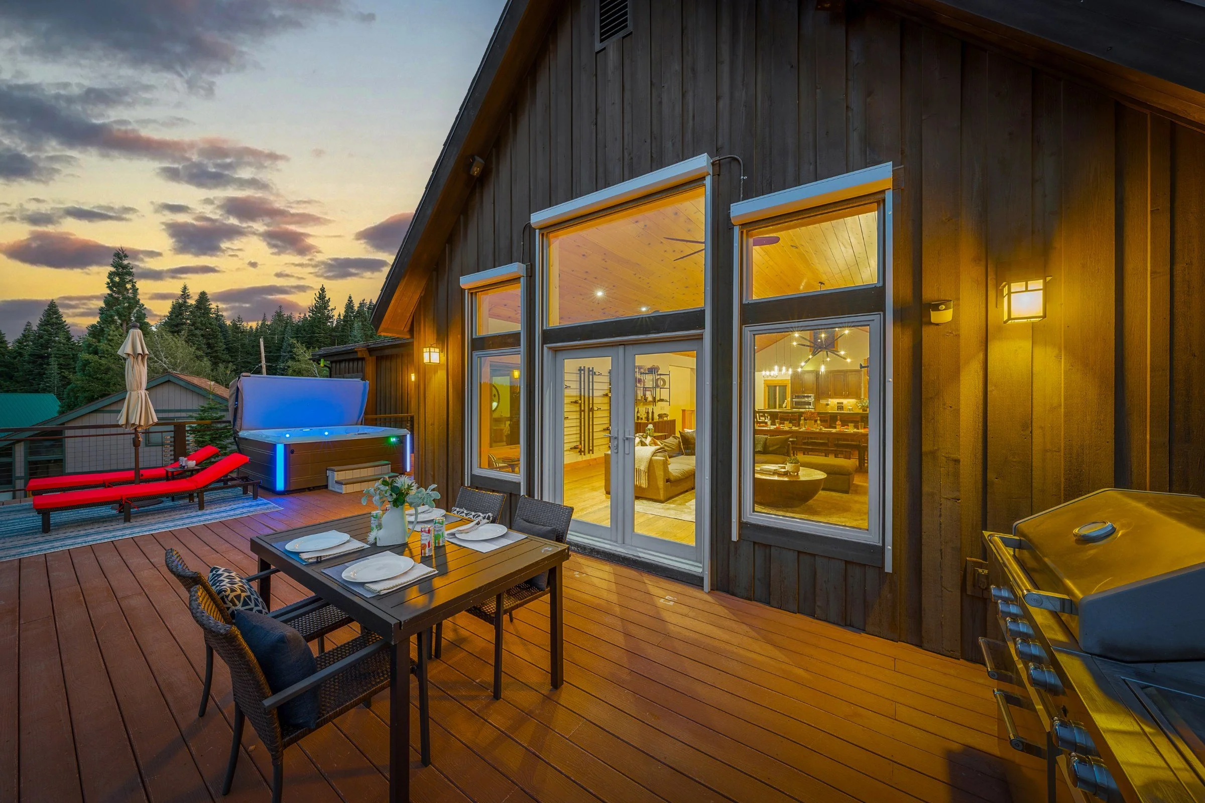 vr-truckee-6-deck-twilight.jpg