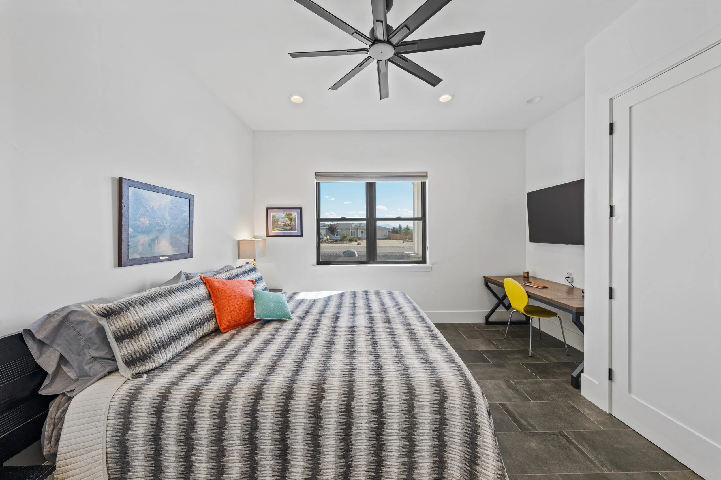 gr08-bedroom.jpg