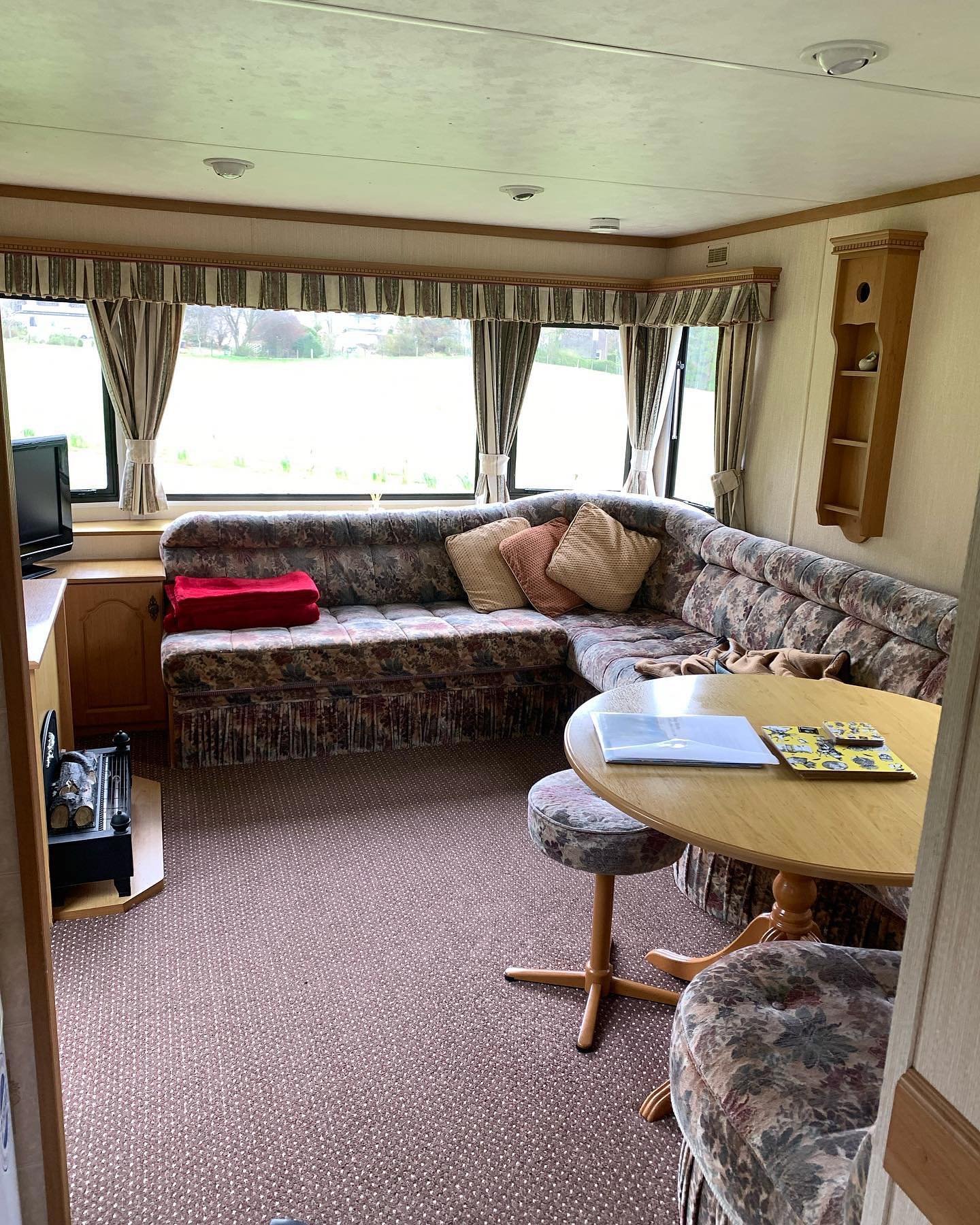 Affordable accommodation to suit everyone&rsquo;s needs. Our static caravans sleep five and offer the perfect getaway in the heart of the Scottish Highlands. 

Caravan&rsquo;s transport you back in time to simpler, more carefree days and are filled w