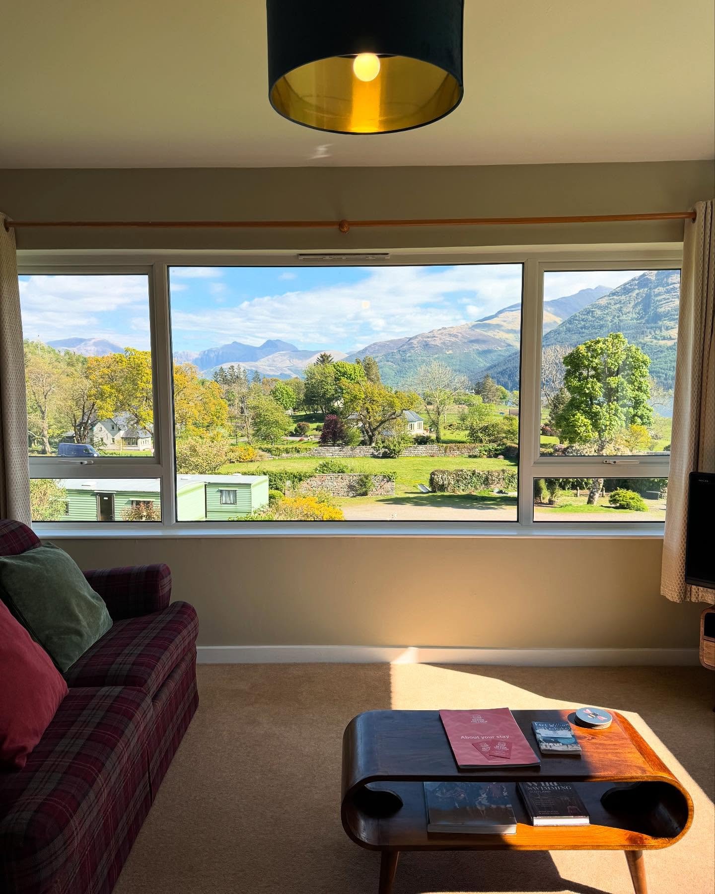 Views from the living room at Ash Cabin - Loch Linnhe glistening below and the Glencoe peaks beyond.

Come stay with us Beside the Loch - see details ⬆️ 

#scottishhighlands #scottishretreat #selfcatering #may #scottishselfcatering #scottishtouristbo