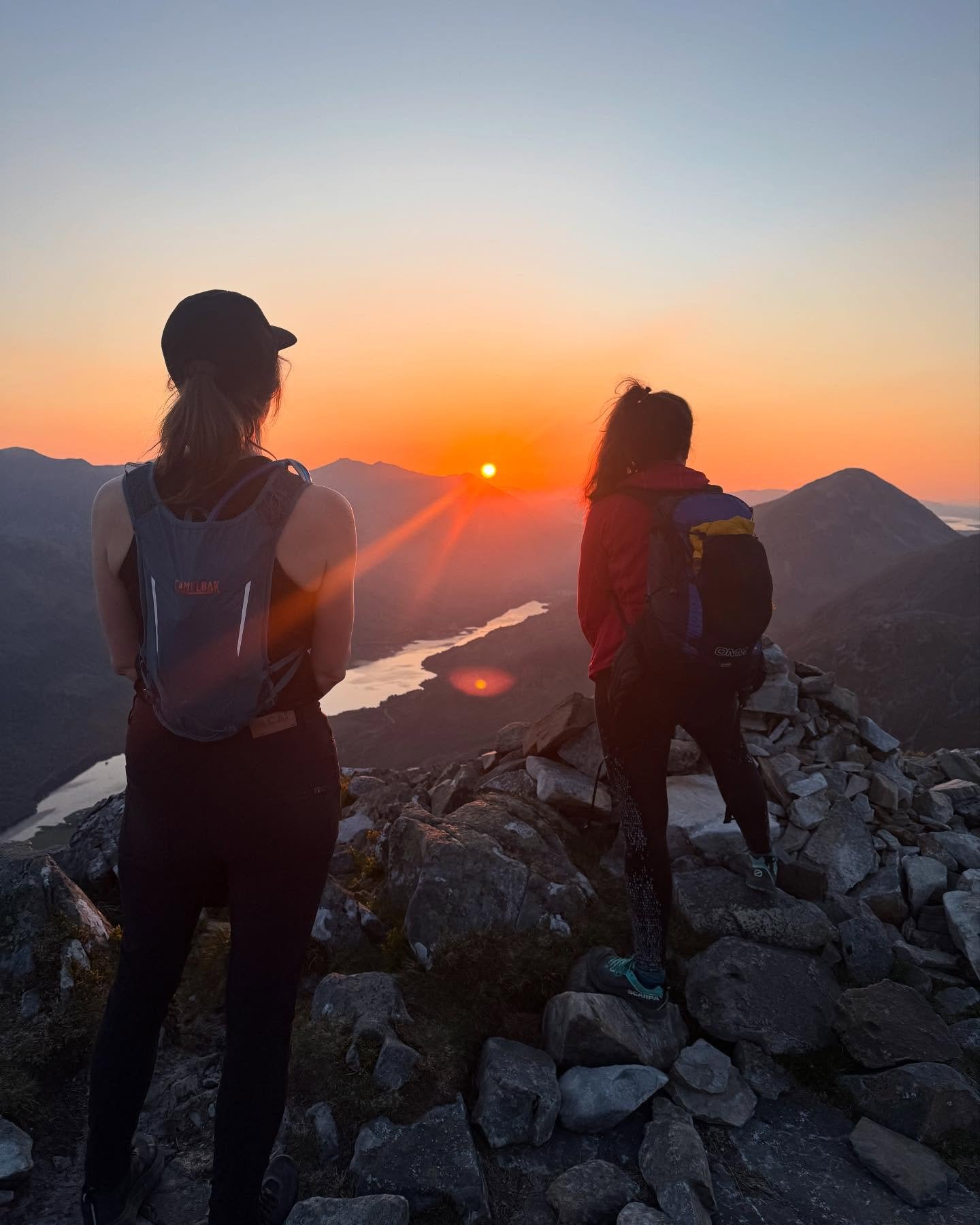 A pretty epic start to Sunday: 3am wake-up call, a steep climb, and just made it to the top of the Pap of Glencoe in time for sunrise. Worth every step. Grateful for these moments and for the two legends who made it up there with me. @sal.muz @emma_a
